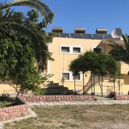 Makis Apartments Sitia  Eksteriør billede