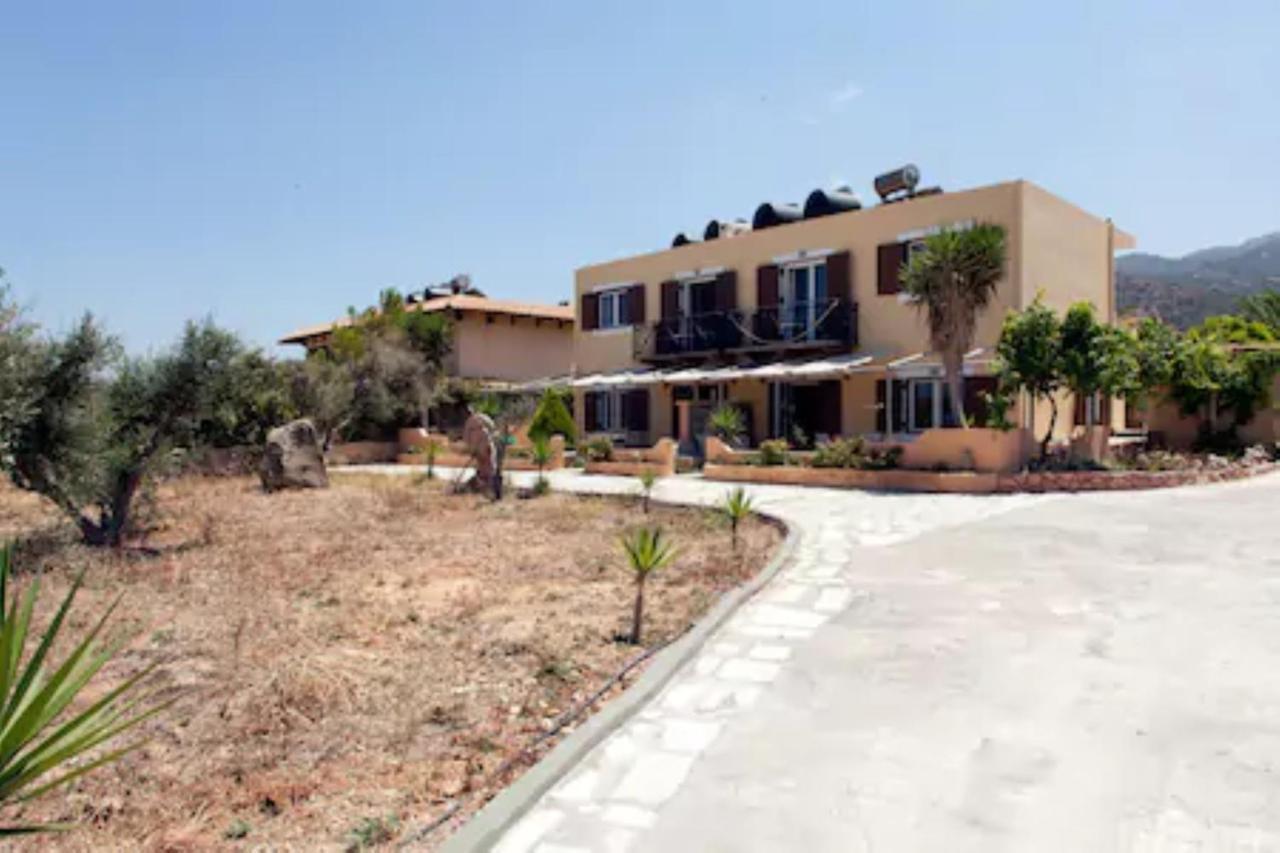 Makis Apartments Sitia  Eksteriør billede